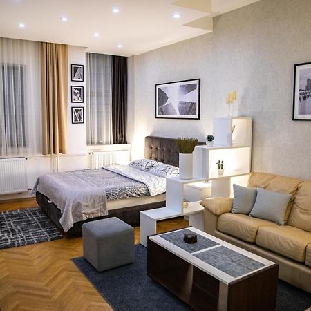 Cubic Central Lux Ni Extérieur photo