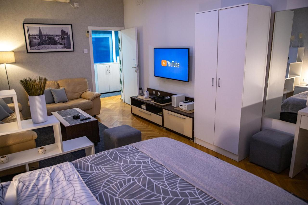 Cubic Central Lux Ni Extérieur photo