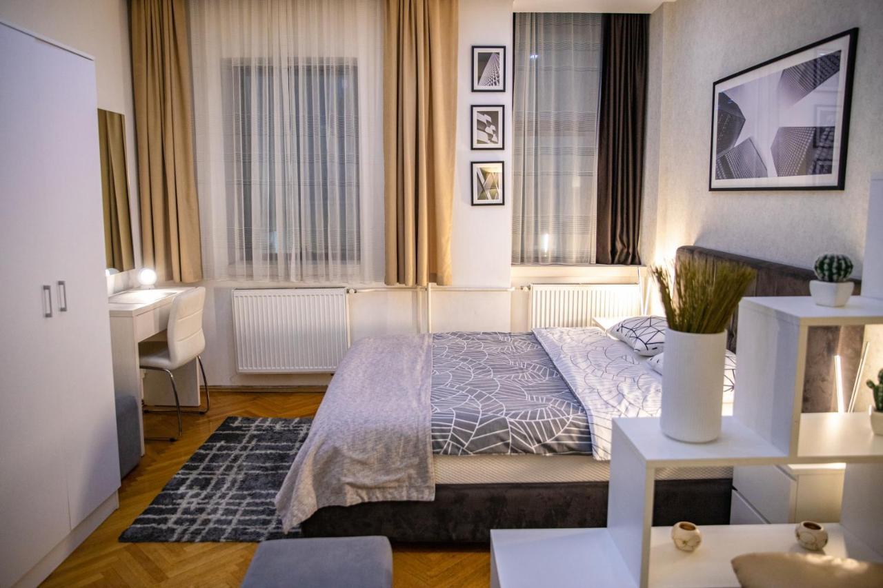 Cubic Central Lux Ni Extérieur photo